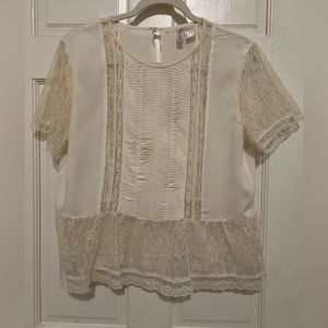 H&M Women’s Cream Peplum Lace Sleeve Blouse in a size 12.